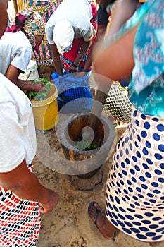 African women cooking Matapa