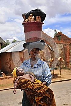 African women at work