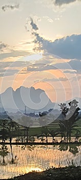 The afternoon sun on the bright mountains