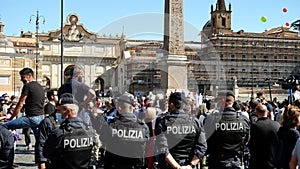 Agents of the ITALIAN POLICE preside over the demonstration of the ITALIAN RIGHT