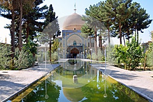 Agha Bozorg Mosque