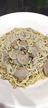 Aglio Olio using instant noodle