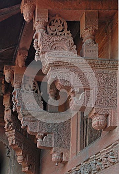 Agra fort pillar Carving
