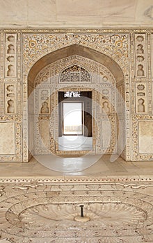 Fountain and Intricate design in Diwan-i-Khas of Agra Fort