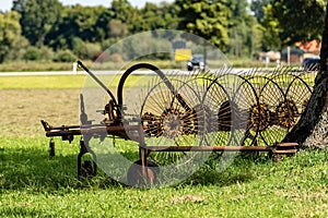 Agricultural machinery for Haymaking - Wheel-finger Rake