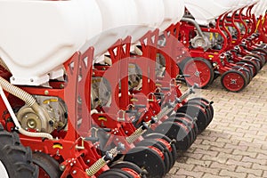 Agricultural machinery, seeder