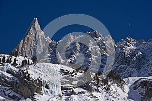 aiguille du dru famous peack of europen alps