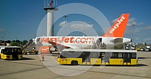 Aiport Lisbon aiport - service - buses