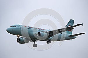 Air Canada Airbus A319-100 Comes In For A Landing