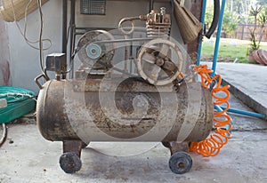 Air compressor