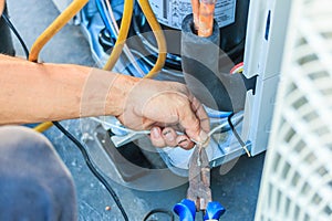 An air condition technician