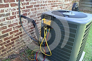 Air conditioner maintenance, compressor condenser coil