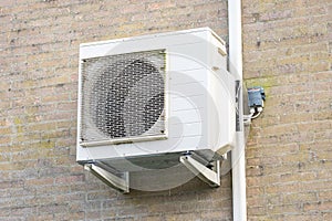 Air conditioning device on a wall