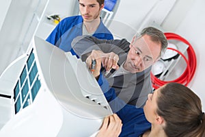 air conditioning technician and apprentices