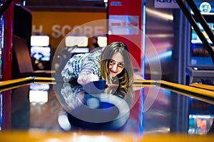 Air hockey table