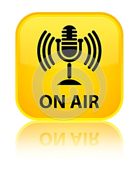 On air (mic icon) special yellow square button