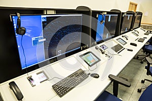 Air traffic control simulator