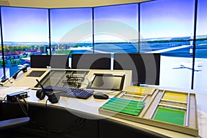 Air traffic control simulator