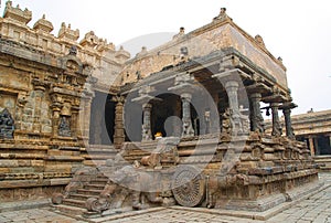 Airavateswara temple, Partial overview of Gangaikunda Temple.