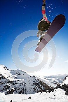 Airborn snowboarder