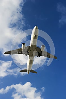 Airbus A320-214 airplane photo