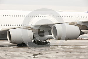 Airbus A380 airplane engines wing
