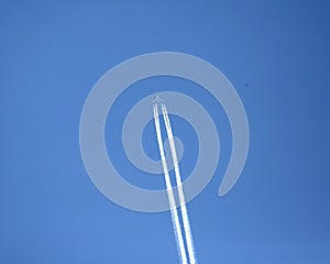 Aircraft and condensation trail