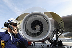 Un aereo ingegneria attuale motore 