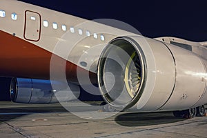 Aircraft engines in the night