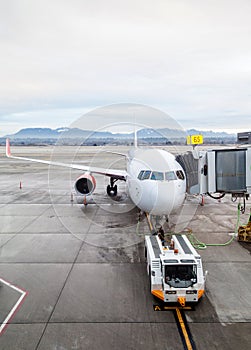 Aircraft Ground Handling at the Airport Terminal