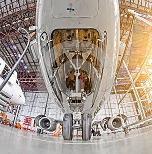 Aircraft service, view of the front landing gear of the chassis.