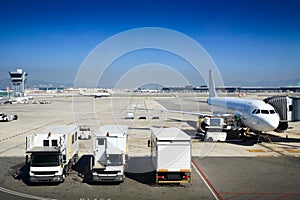 Aeropuerto aviones a camiones 