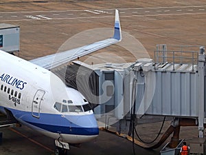 Airplane & Aerobridge