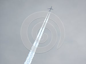 Airplane and Condensation trail