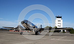 Airplane Douglas Dakota DC3