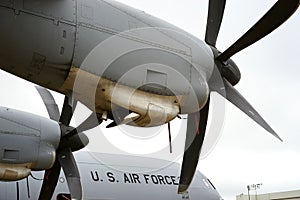 Airplane engines and propellers