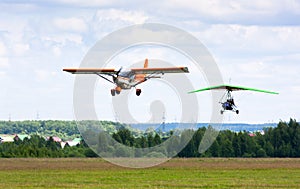 Airplane and hang-glider