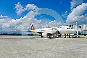 Airplane loading the cargo