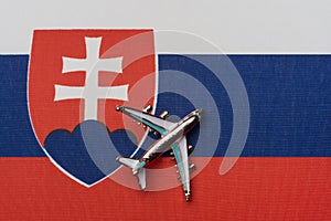 Letadlo nad vlajkou Slovenska, koncept cestování