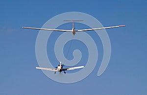 airplane towing a glider photo