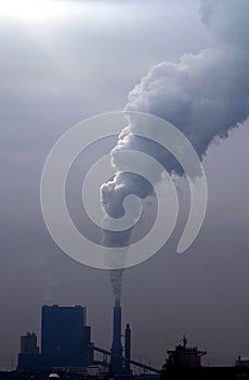 Airpollution on the Maasvlakte, seen from accross the Waterweg