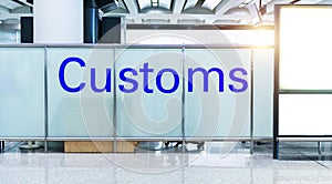 Airport customs declare sign