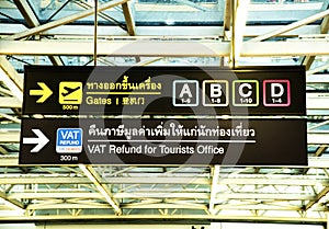 Airport signage in Thai