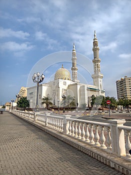 Al Maqfarah Mosque , Corniche Road, Emirate of Sharjah, United Arab Emirates, Arabian Peninsula, Middle East