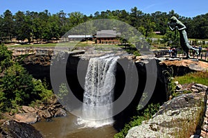 Alabama's Famous Noccalula Falls