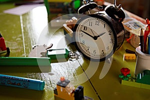 Alarm clock on child desktop