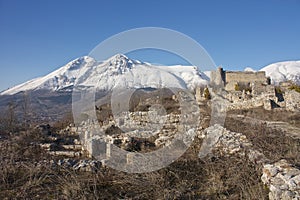 Alba Fucens, Borgo Medievale