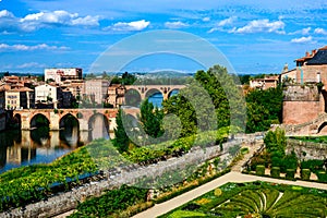 Albi, view of the city and the bridges over the Tarn River