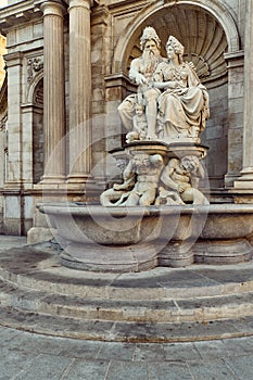 The Albrechtsbrunnen wall fountain