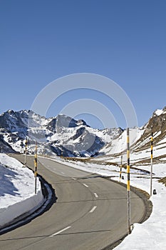 Albula pass road photo